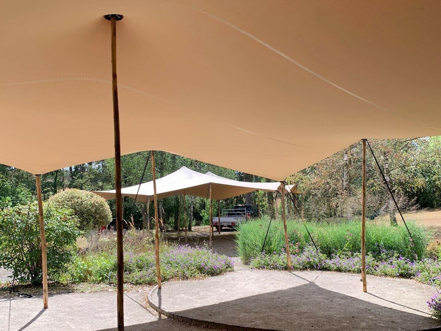 Stretch tent